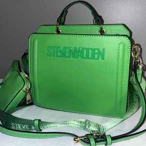 BRAND NEW GREEN STEVE MADDEN CROSSBODY BAG